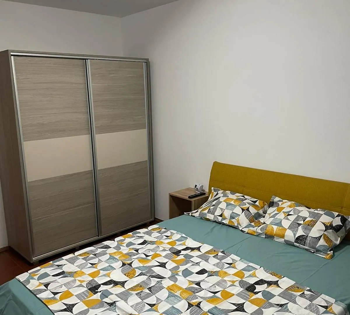3 Bedrooms Apartment Bucharest Romania