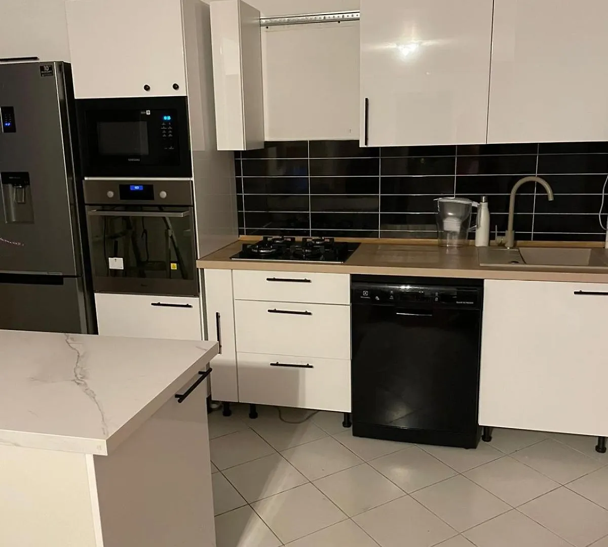 3 Bedrooms Apartment Bucharest