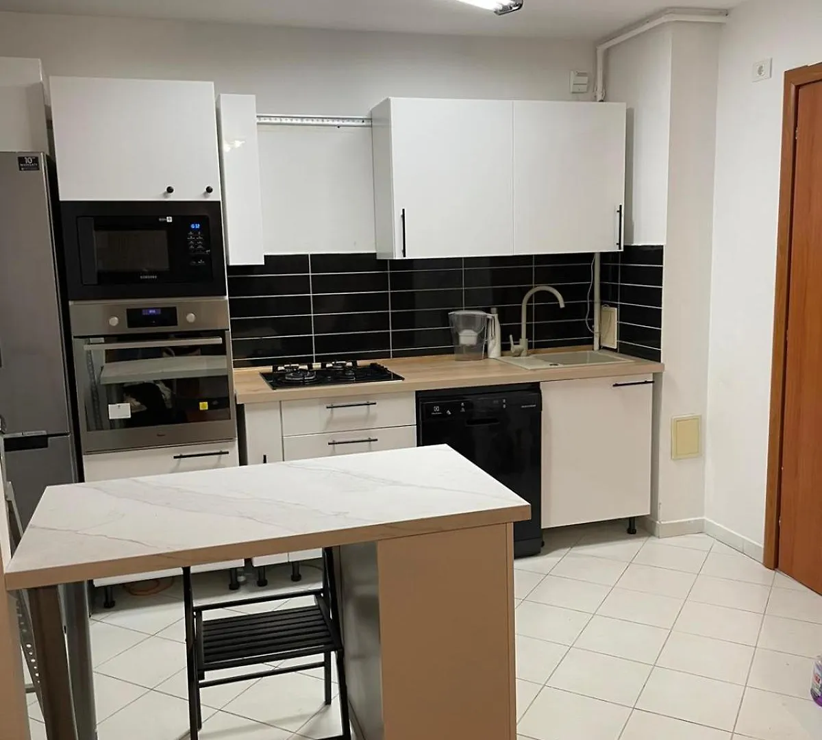 3 Bedrooms Apartment Bucharest